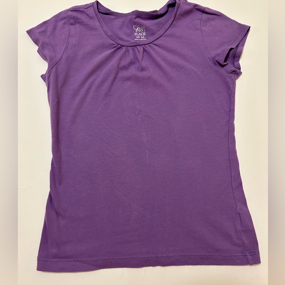 Children’s place girls size 5/6 purple shirt sleeve t-shirt